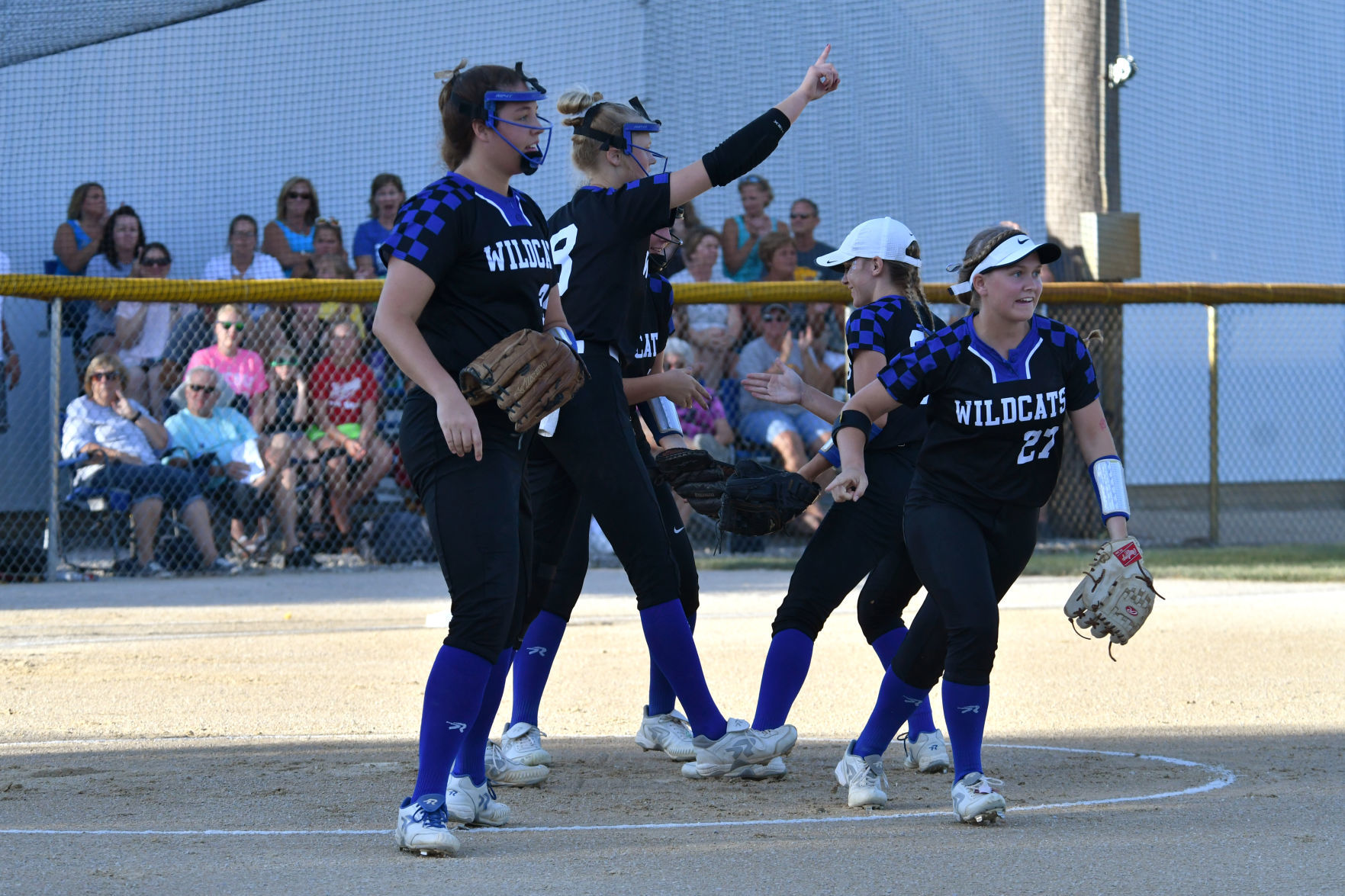 Durant vs Dyersville Beckman Class 2A regional final.